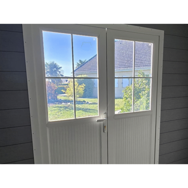 Offre Spéciale - Abri de jardin composite SINTRA – 9 m2 gris clair – Produit Neuf – DESTOCKAGE – Image 9